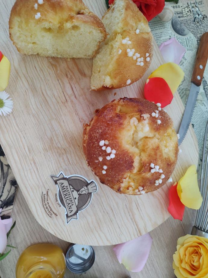 BRIOCHE DE MANTEQUILLA Y AZÚCAR