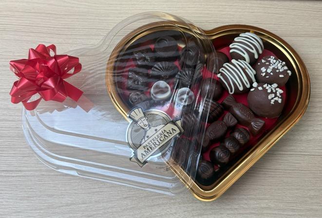 ESTUCHE  DE CORAZON CON CHOCOLATES