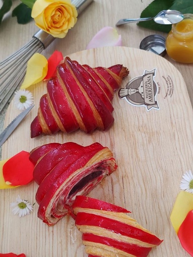 CROISSANT DE ZARZAMORA CON QUESO